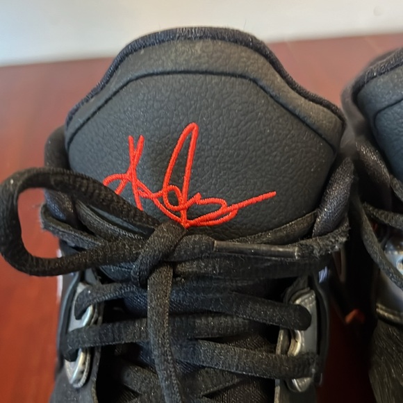 Sneakers - Picture 6 of 7